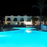 Surya Vistas Al Parque Natural Piscinas Y Tennis * Corralejo