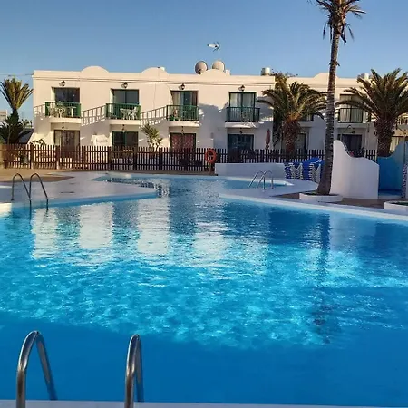 Surya Vistas Al Parque Natural Piscinas Y Tennis Apartman