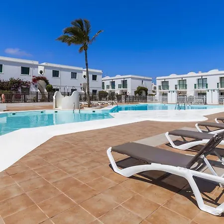 New Surya Vistas Parque Natural Piscinas, Tennis Apartment *
